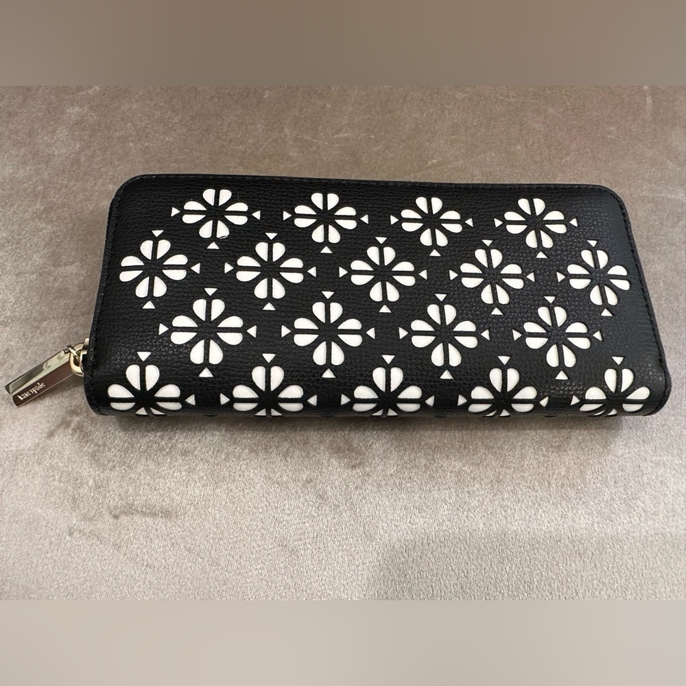 NWT Kate Spade Sylvia Perforated Slim Continental Zip Wallet $218 PWRU7243 - Picture 1 of 4